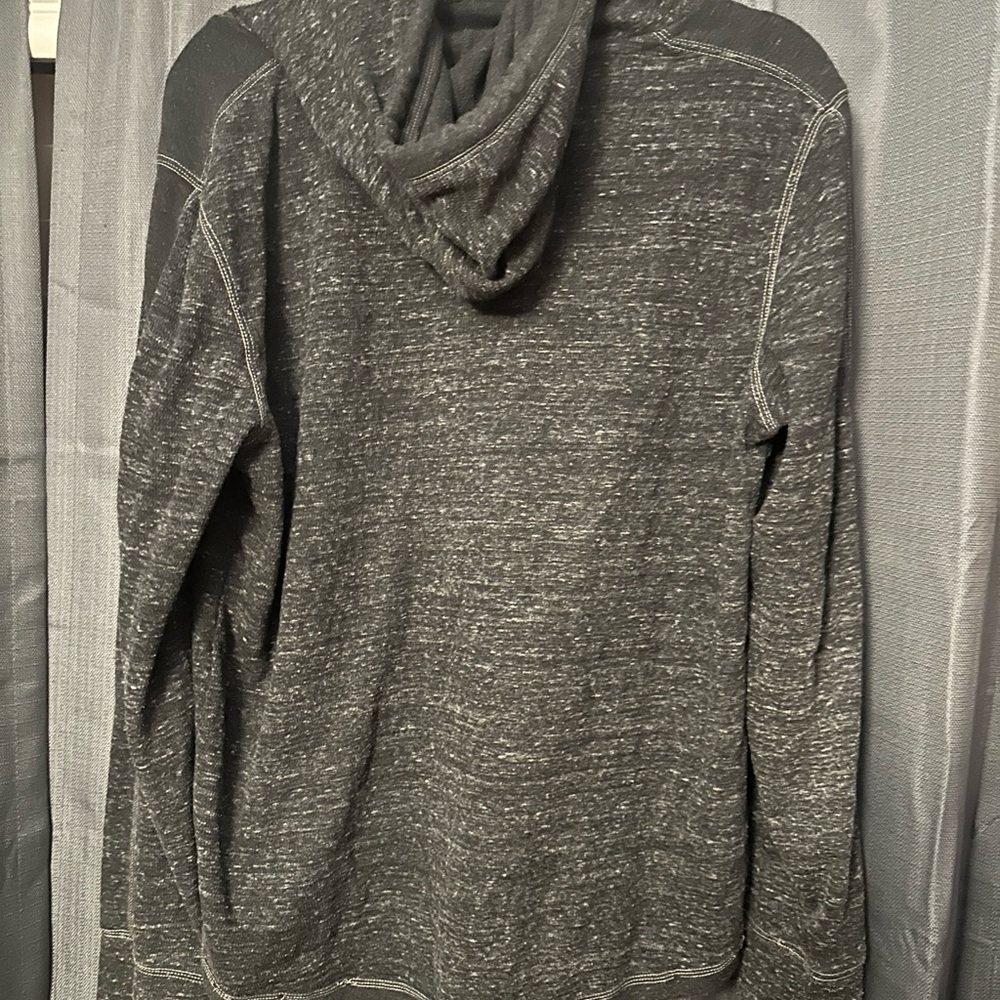 Express Pullover - Picture 2 of 3